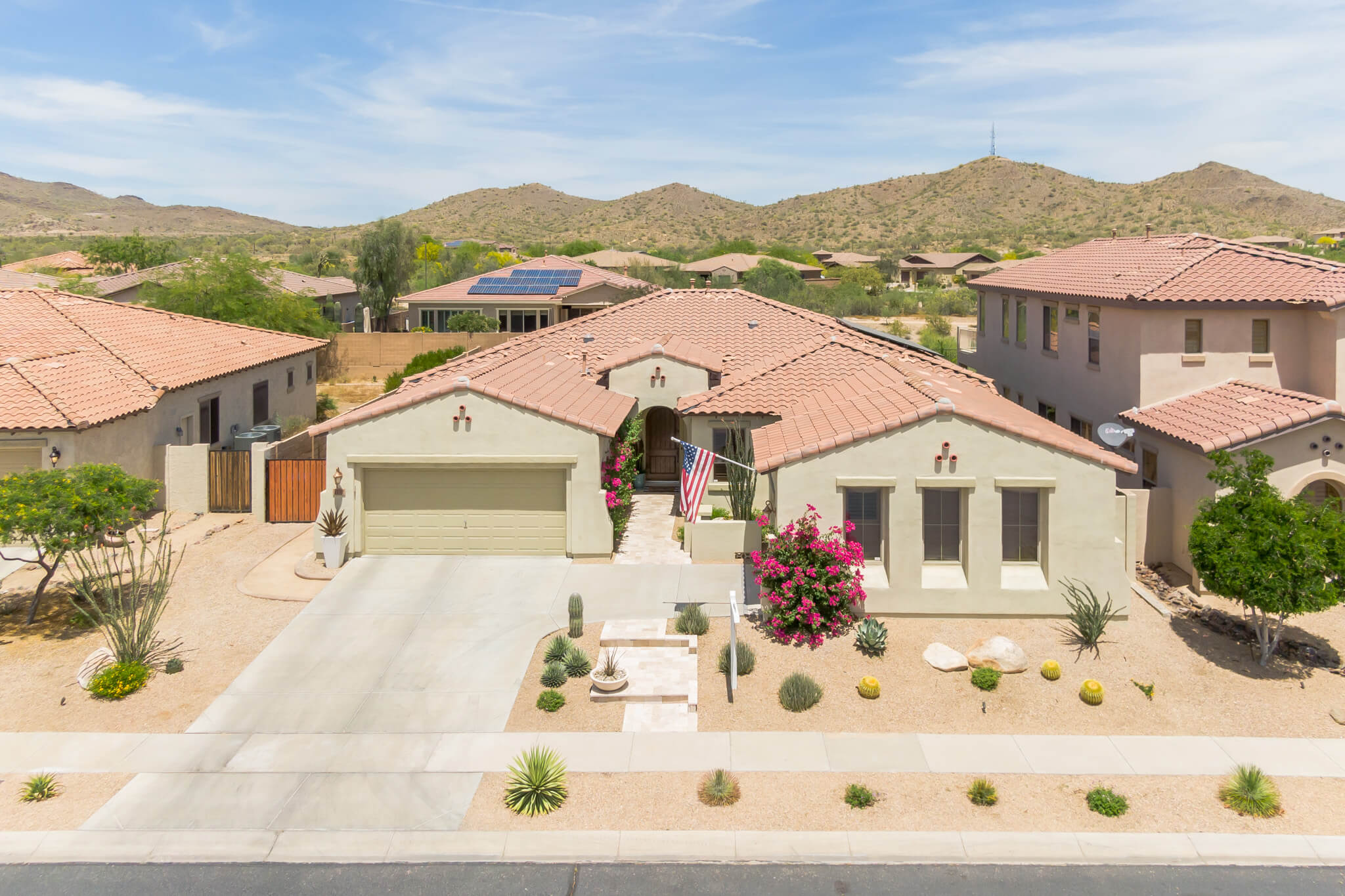 aerial photo of residential street in Phoenix, AZ